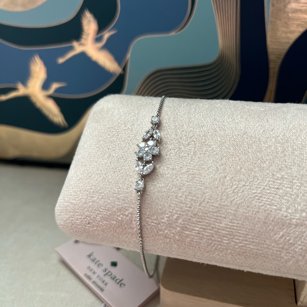 NWT Kate Spade Gleaming Gardenia Flower Slider Bracelet - Picture 3 of 12